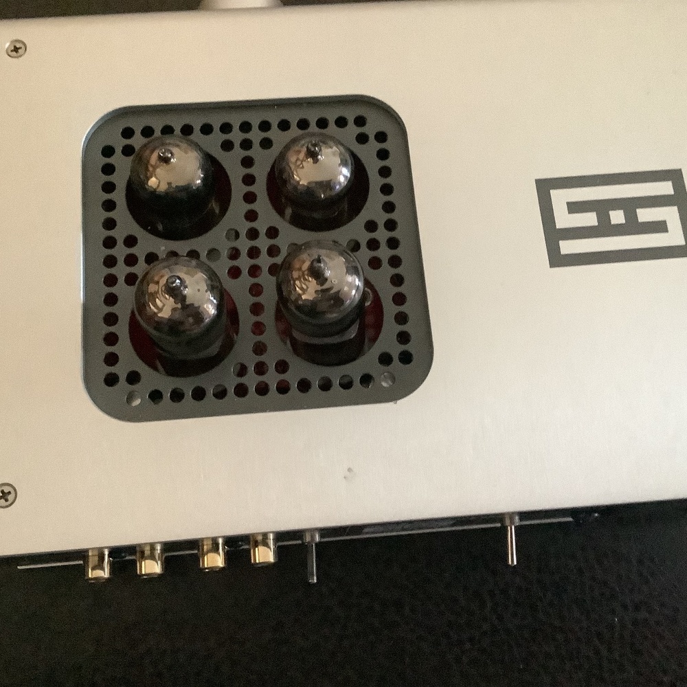 B-stock valhalla 2,, schiit audio,, single ended triode  tube amp and preamp